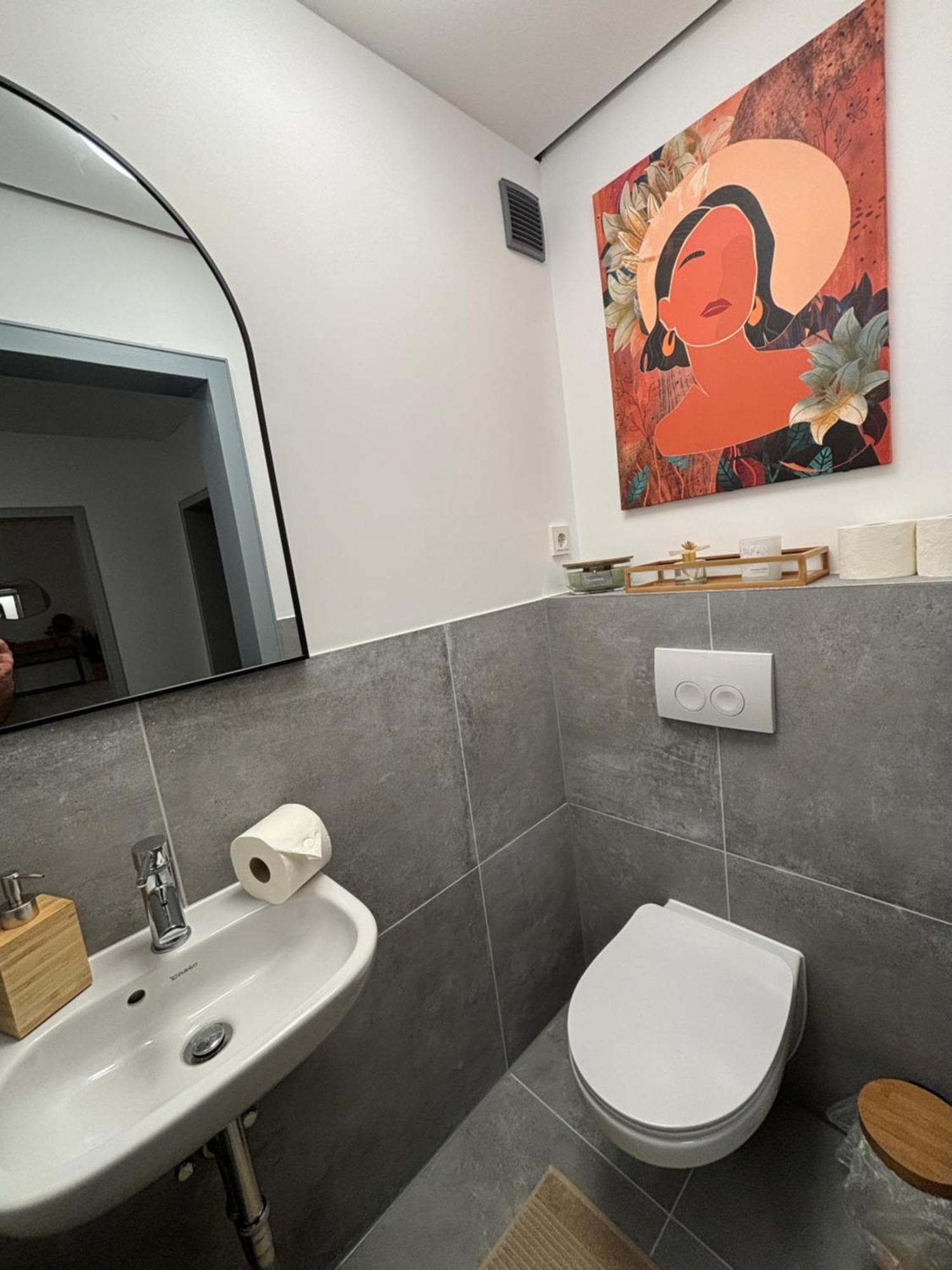 140Qm - 4 Zimmer- Parkplatz - Autobahn - Blauer See - Mallibase Apartments Garbsen Zewnętrze zdjęcie