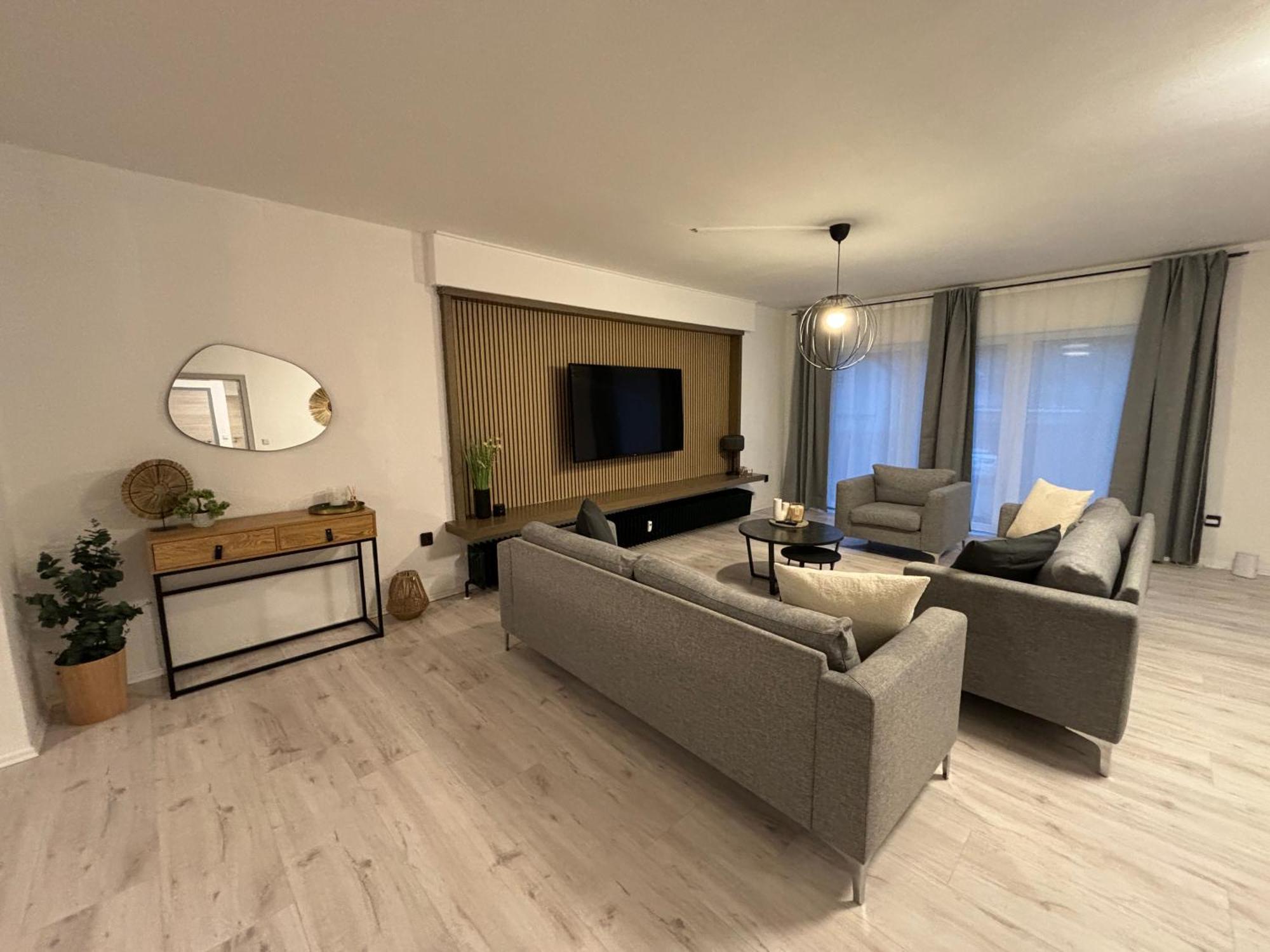 140Qm - 4 Zimmer- Parkplatz - Autobahn - Blauer See - Mallibase Apartments Garbsen Zewnętrze zdjęcie