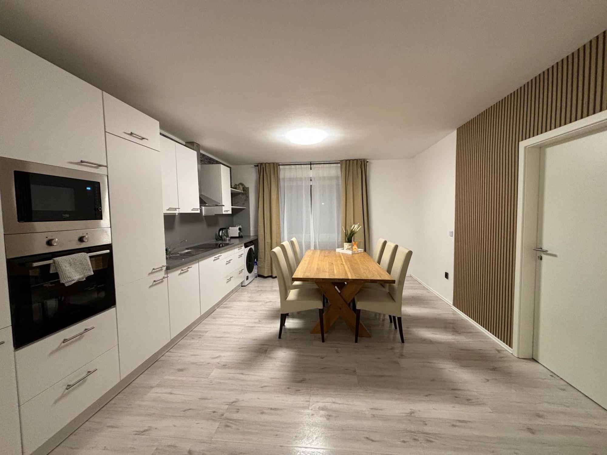 140Qm - 4 Zimmer- Parkplatz - Autobahn - Blauer See - Mallibase Apartments Garbsen Zewnętrze zdjęcie