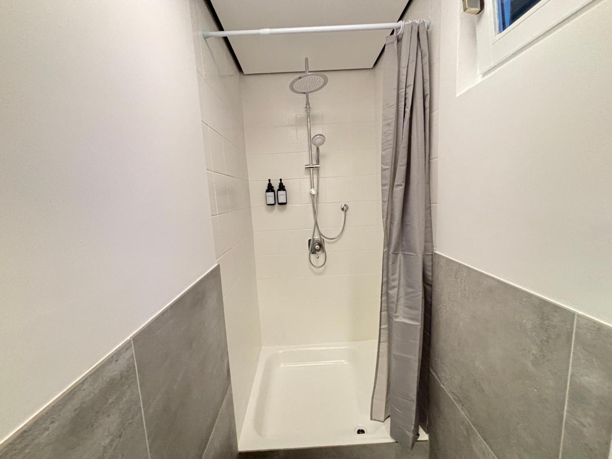 140Qm - 4 Zimmer- Parkplatz - Autobahn - Blauer See - Mallibase Apartments Garbsen Zewnętrze zdjęcie