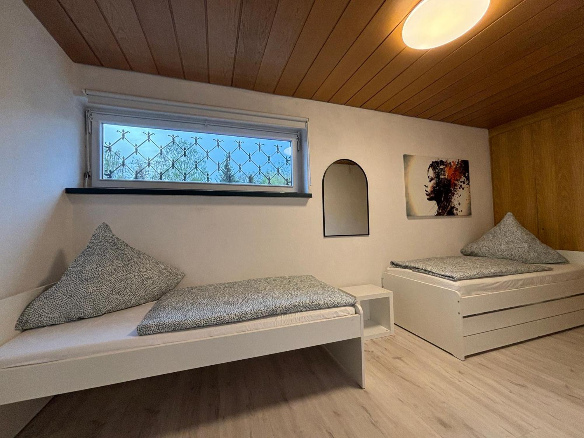 140Qm - 4 Zimmer- Parkplatz - Autobahn - Blauer See - Mallibase Apartments Garbsen Zewnętrze zdjęcie