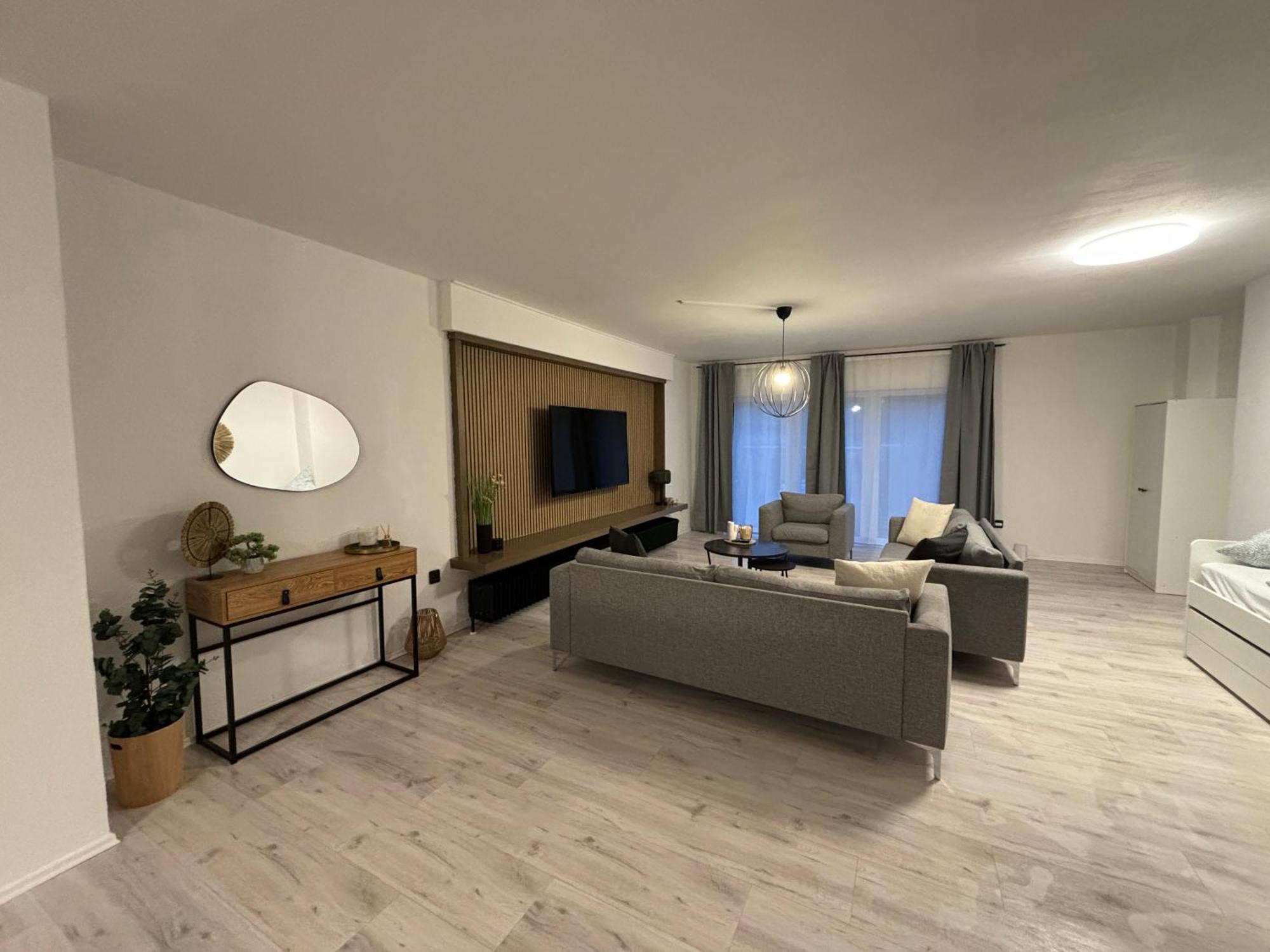 140Qm - 4 Zimmer- Parkplatz - Autobahn - Blauer See - Mallibase Apartments Garbsen Zewnętrze zdjęcie